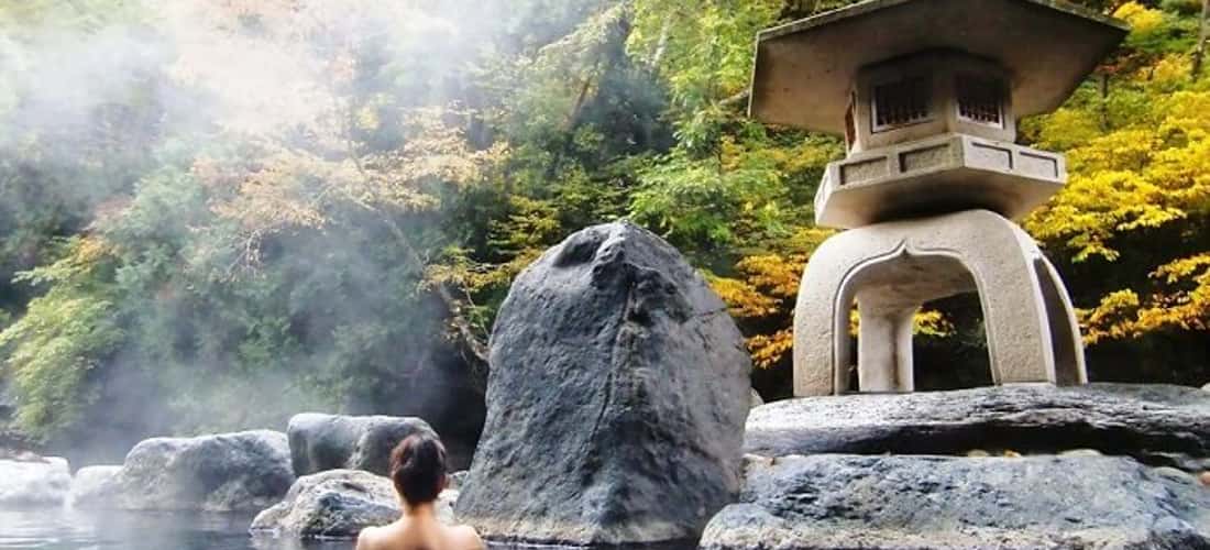 这里的矿泉水温度在60度左右波动。