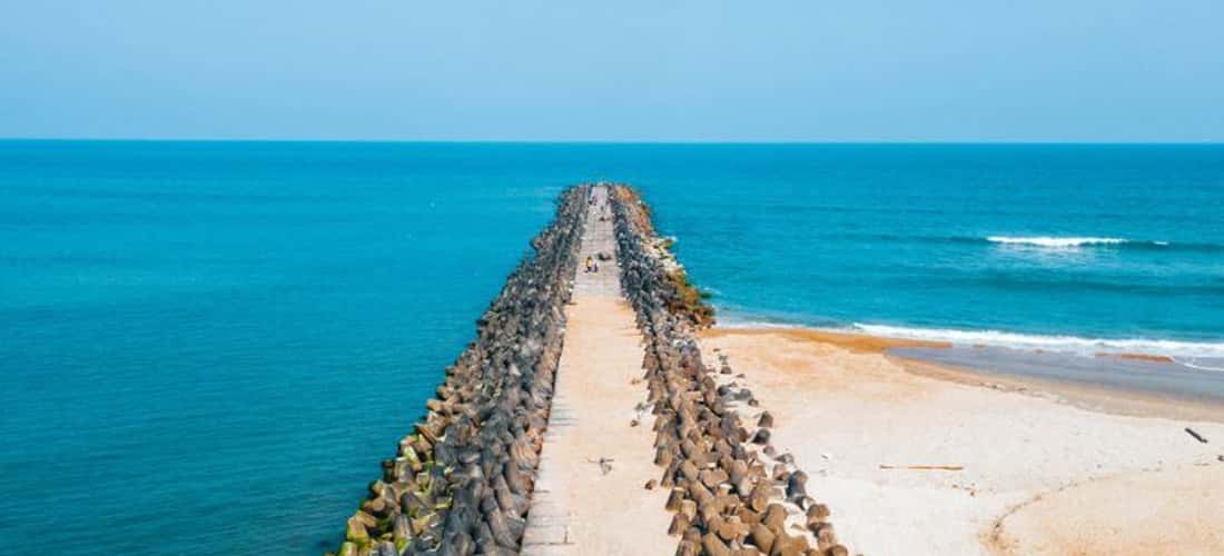 Biển Cửa Tùng trông thơ mộng và đẹp biết bao