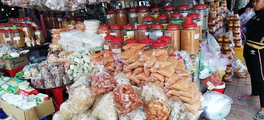 Chợ Long Hoa không chỉ là trung tâm thương mại sôi động nhất của tỉnh Tây Ninh mà còn là điểm đến quan trọng cho việc tiêu thụ hàng hóa