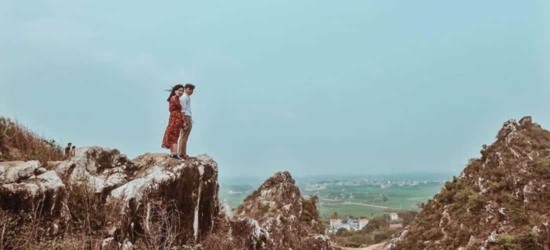 Núi Trầm Chương Mỹ với view chiêm ngưỡng phong cảnh tuyệt đẹp.