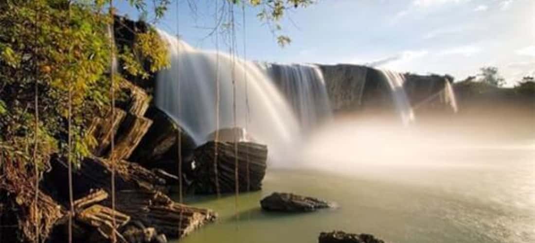 Thác Chồng - thác Vợ mang vẻ đẹp hùng vĩ của thiên nhiên