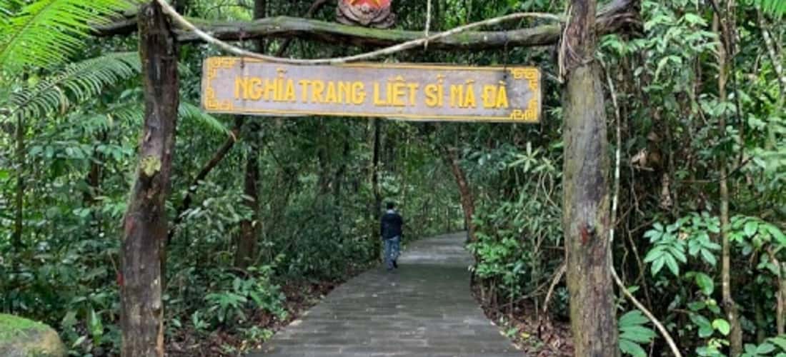 Nghĩa trang liệt sĩ Mã Đà tại căn cứ trung ương cục miền Nam