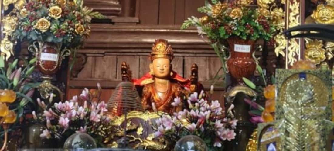 Quoc Mau Au Co 사원 내부