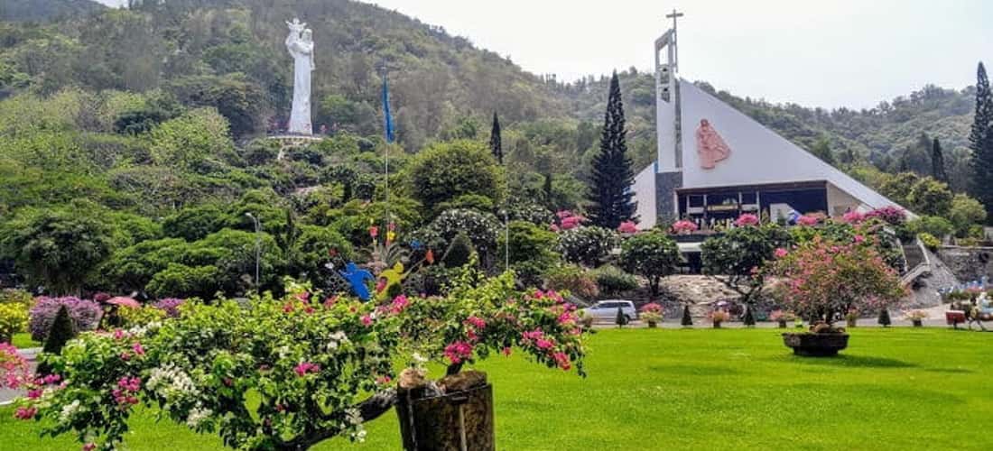 白 Dau 圣母是头顿著名的旅游胜地