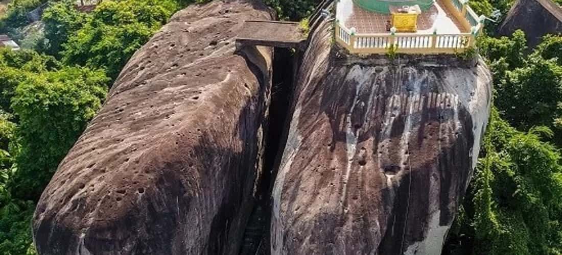 巴冲达地区西南部的达沃伊山群犹如一幅生动的自然画卷