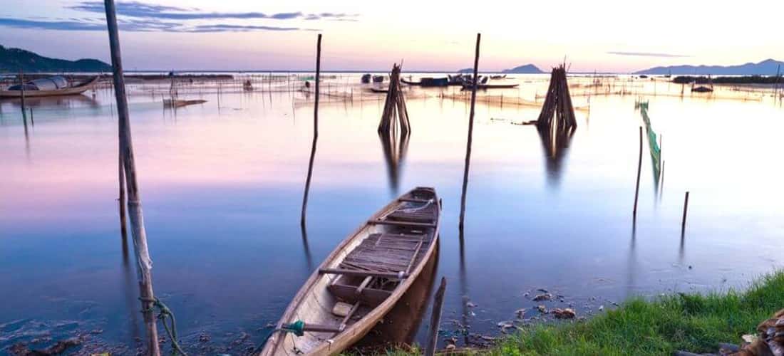 Đầm Cầu Hai lung linh huyền ảo