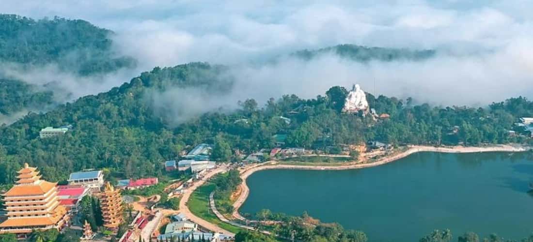 하장(Ha Giang) 깜손산(Cam Son Mountain)의 신비로운 아름다움은 국내외 관광객들이 감탄하는 순간 사랑에 빠지게 만듭니다.