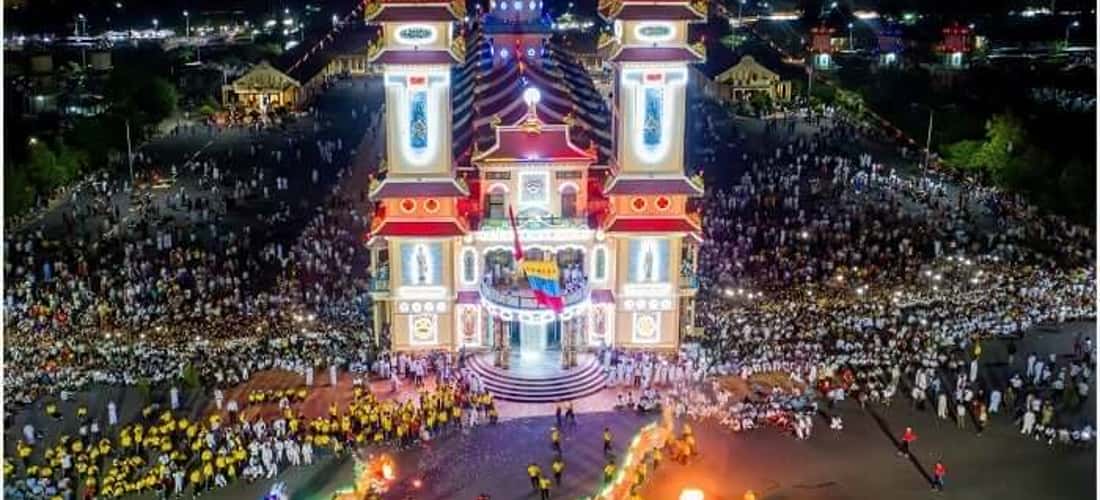 Hoạt động múa rồng nhang trong lễ hội