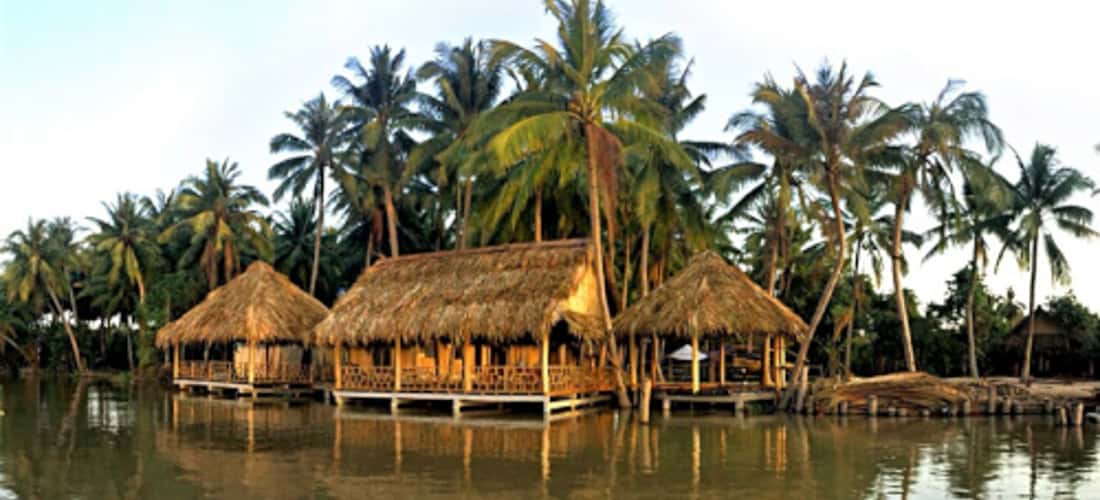 Cảnh đẹp khu du lịch Làng Bè