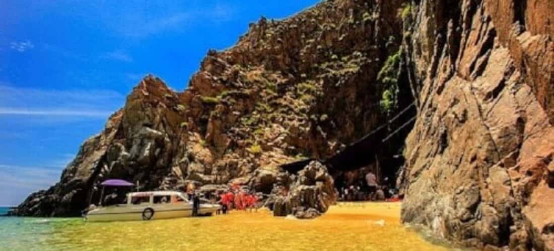 Khám phá tuyệt tác thiên nhiên ở Mũi Vi Rồng