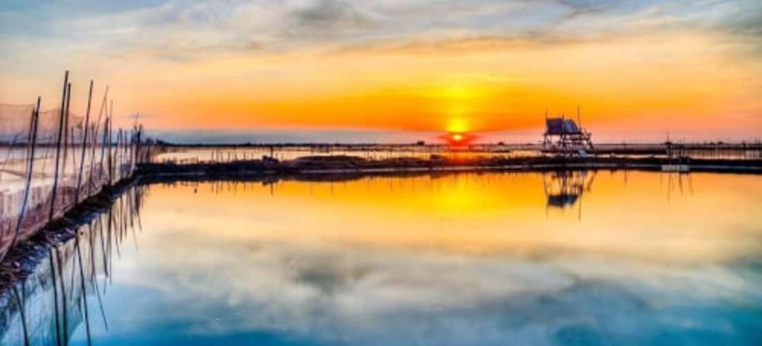 Đầm Ô Loan lúc hoàng hôn