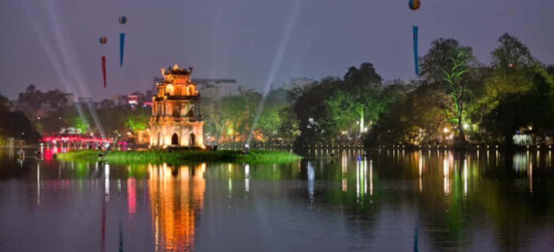 Vẻ đẹp của Hồ Gươm vào ban đêm