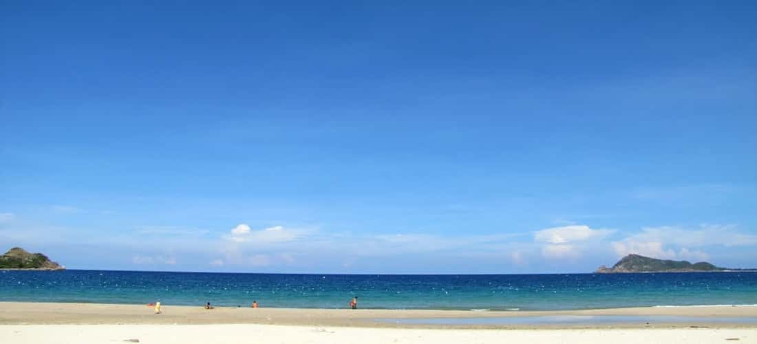 Những ngày nắng đẹp trên bãi biển Vịnh Hoà sẽ khiến bạn ngây ngất trong vẻ đẹp thiên nhiên diệu kỳ
