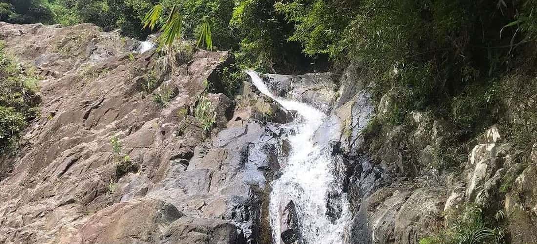 Những tầng thác đẹp khiến du khách ngỡ ngàng