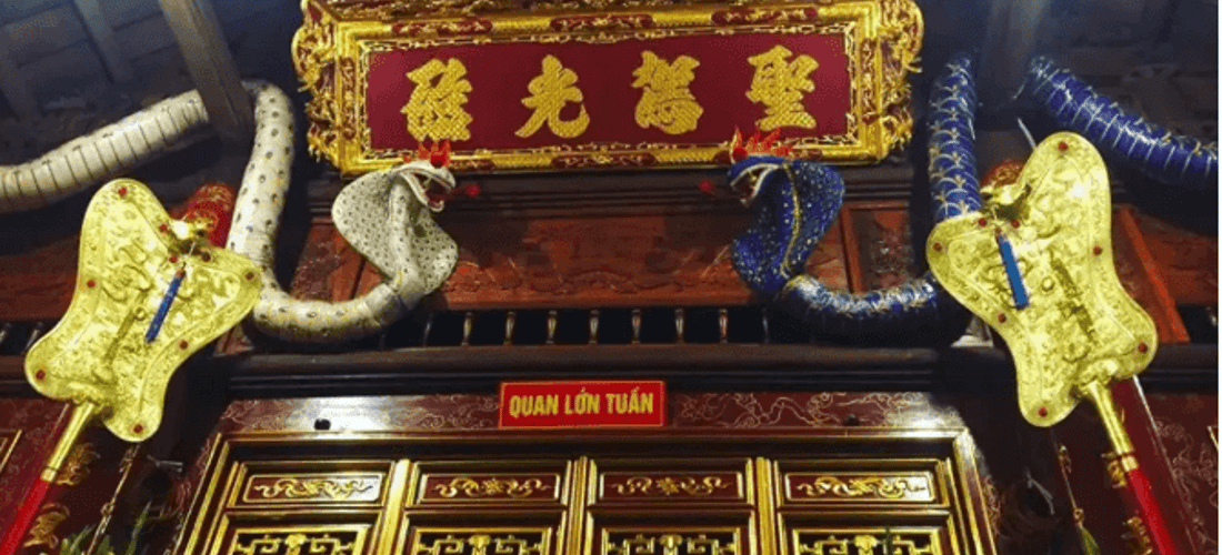Hình ảnh một góc bên trong đền