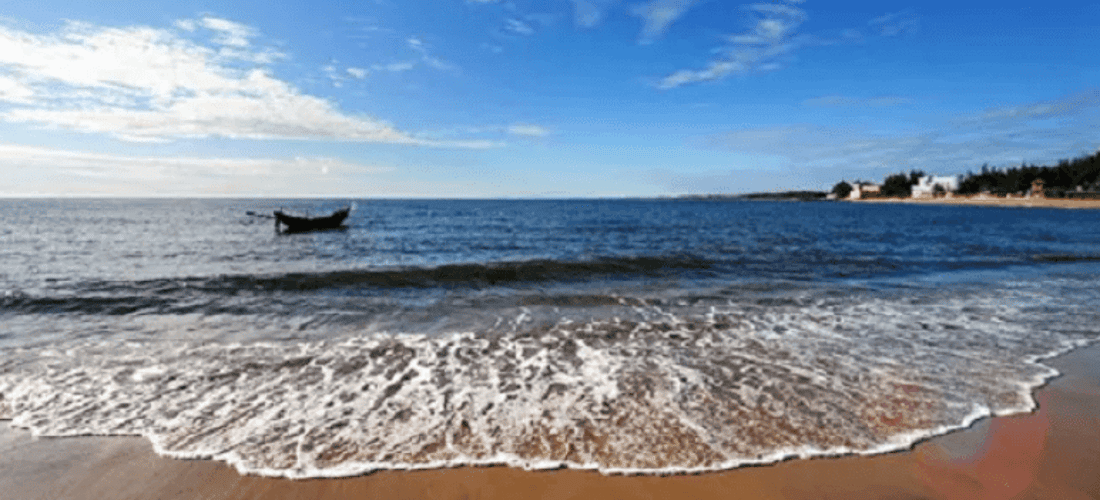 Quat Lam Beach是Nam Dinh海岸线最长的海滩