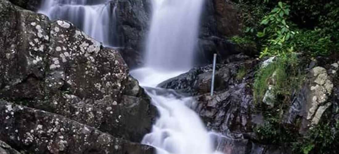 Hang Gong Waterfall은 수많은 아름다운 각도를 가진 훌륭한 "가상 수명"입니다.
