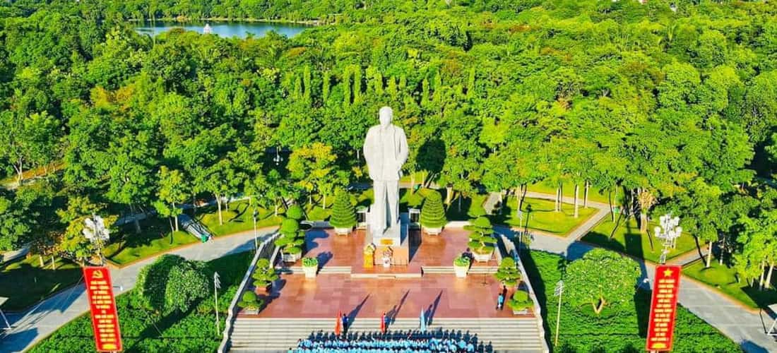 Ho Chi Minh Square是Vinh Nghe中心的独特建筑作品
