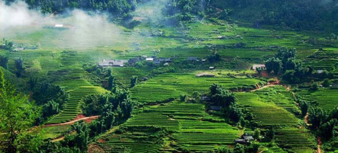Điều đầu tiên mà du khách cảm nhận được là cảnh quan thiên nhiên đẹp, sơn thủy hữu tình nơi đây.