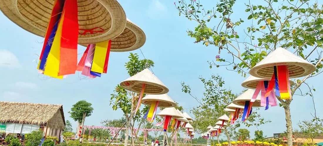 访问时，大面积为2.5公顷，每个人都必须被鲜花的广阔美感所淹没。