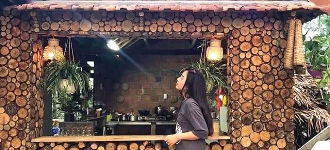 这些房屋独特地装饰着老式
