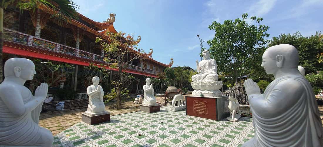 Lac Uyen花园
