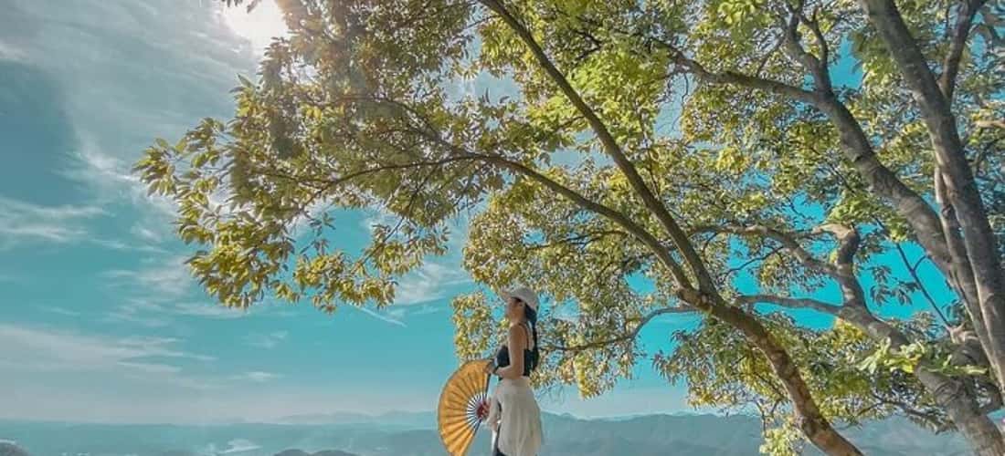 Núi ở Huế rất nhiều, song Hòn Vượn lại mang một nét đẹp riêng và đặc biệt, đem lại cho du khách nhiều trải nghiệm lý thú.