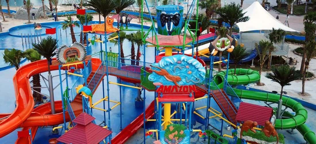 Thanh Le Binh Duong Water Park的总面积为14.2公顷,其中包括一个大码区,有5000m2,游泳池,餐厅区,婚礼派对,停车场...