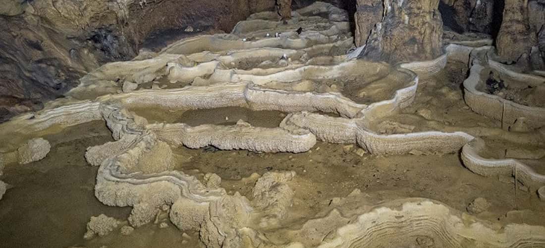 Mẹ thiên nhiên đã kiến tạo nên một hang động đẹp và ấn tượng