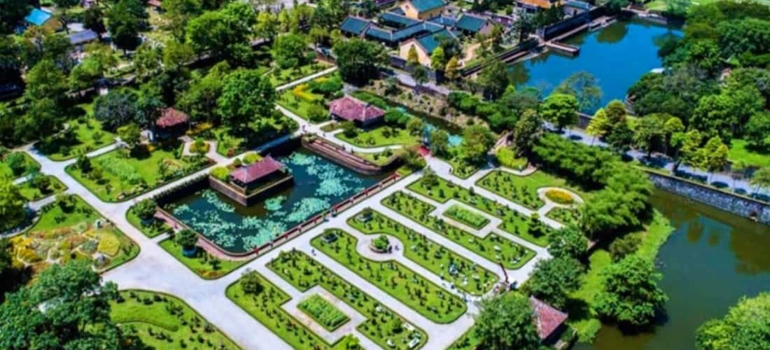 Vườn Thiệu Phương được xây dựng từ thế kỷ 19 dưới triều đại vua Minh Mạng, với mục đích làm nơi nghỉ dưỡng cho hoàng gia.
