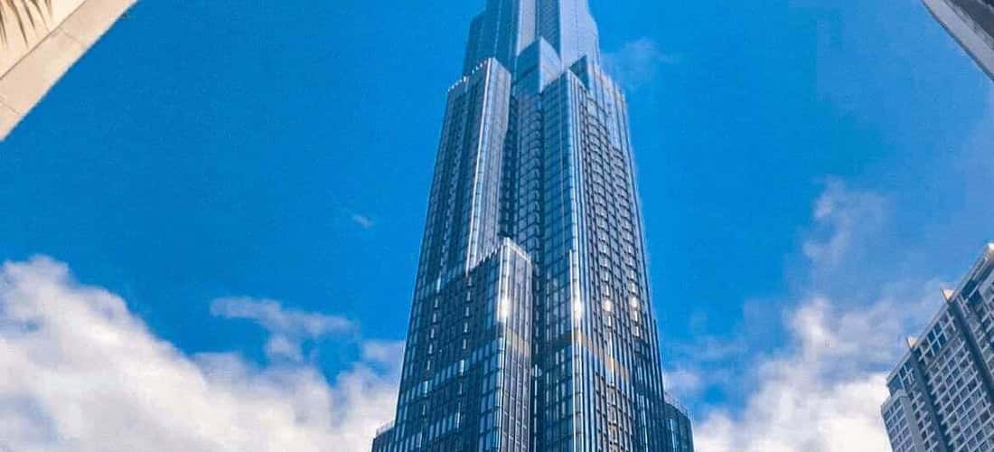 Landmark 81在1000天的不间断的1000天内成功建造，并在6,000多个越南人的贡献下建造。