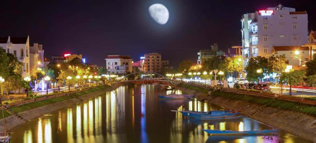 东hoi Quang Binh的步行街已迅速成为吸引许多人关注的目的地。
