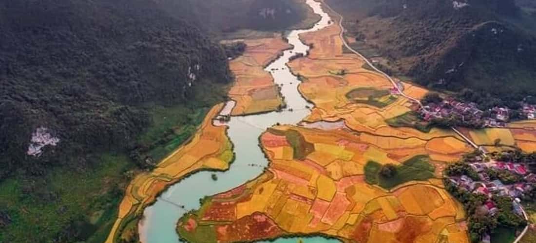 Vùng đất này có núi non, sông nước, thung lũng đẹp mê hồn.