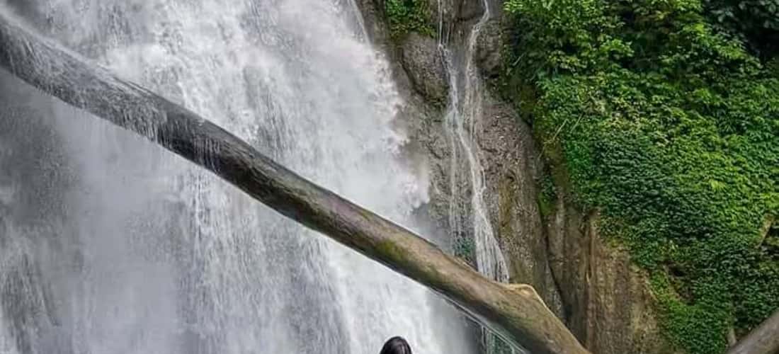 Khau Khau Lan Waterfall从上方看