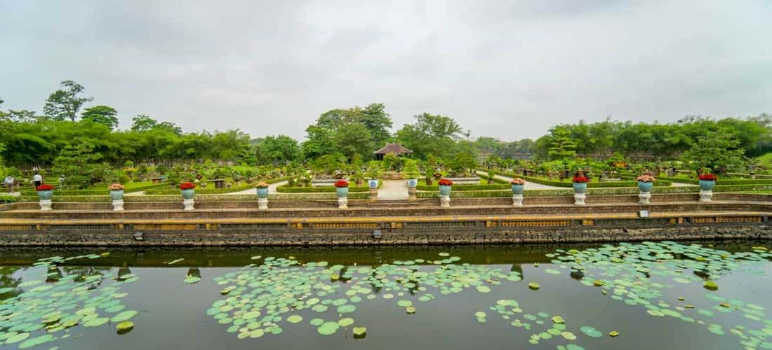 Vườn Cơ Hạ là một trong hàng loạt khu vườn Thượng uyển đẹp tuyệt vời làm mê đắm tâm hồn biết bao bậc đế vương