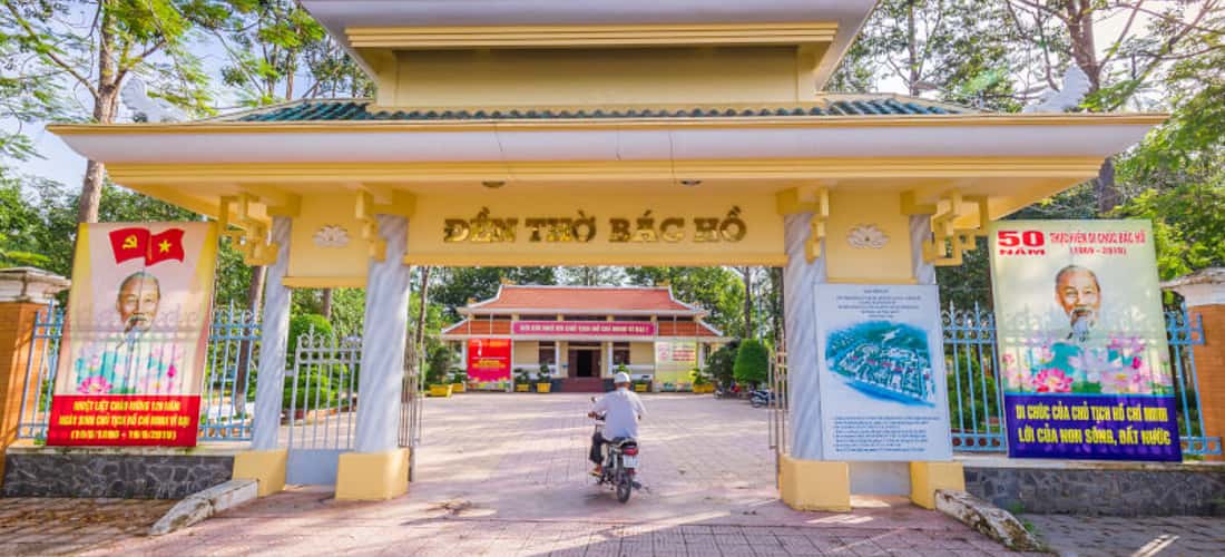 Cổng vào đền thờ Bác Hồ.