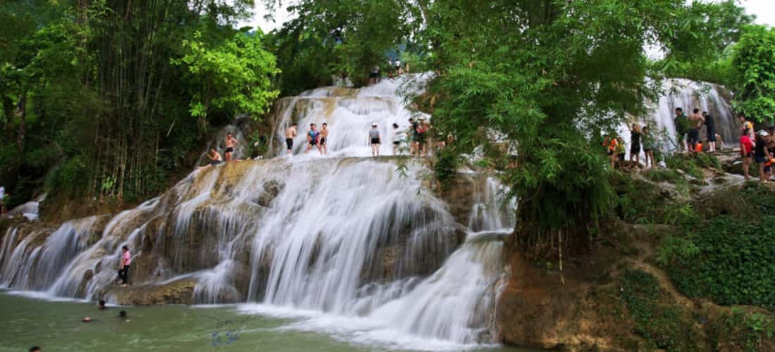Thời gian lý tưởng để đến Thác Trăng là từ tháng 3 đến tháng 7 âm lịch.
