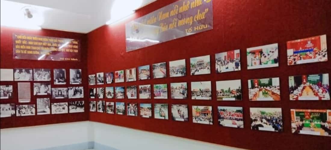 Nhà tưởng niệm, nhà trưng bày giới thiệu thời niên thiếu và cuộc đời hoạt động của Bác
