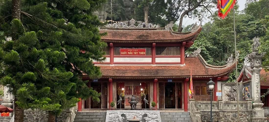 竹林安潭禅院设有禅堂及尼堂供学生修行