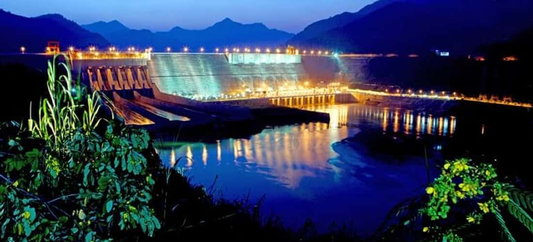 Vẻ đẹp của hồ thủy điện Sơn La về đêm