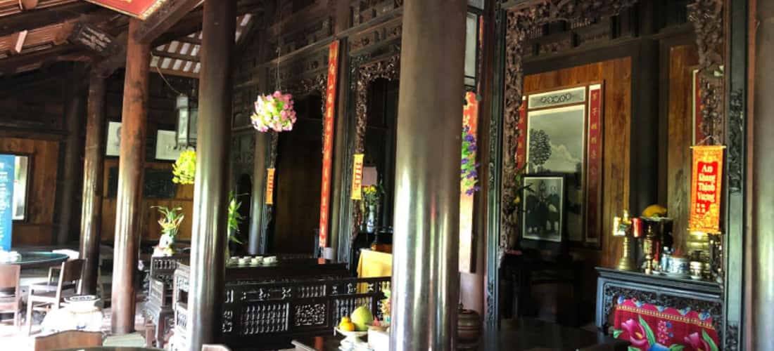 Ngôi nhà có đến 120 cột, trong đó 68 cột chính và 52 cột vuông nhỏ phụ trợ
