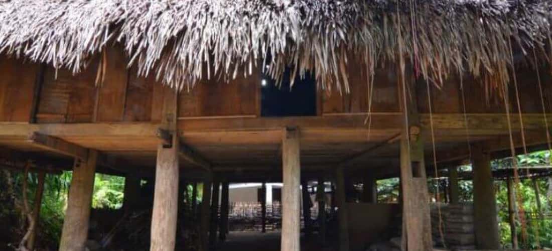 Nhà Lang - một trong những biểu tượng cho quyền lực của tầng lớp thống trị.