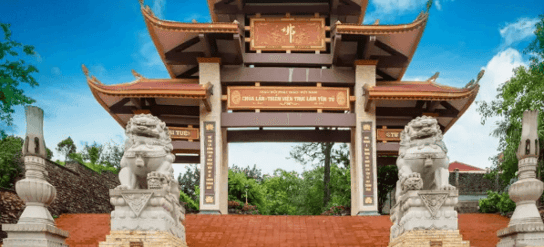 Truc Lam Tay Thien Zen 寺正门