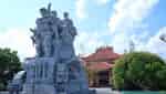 岳坡戦勝記念碑