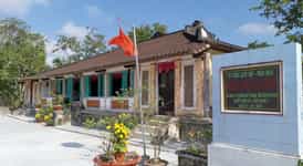 Nhà cổ Trăm Cột