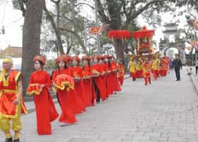 Festival commemorating the 291st anniversary of the death of Duc opening Mac Cuu town