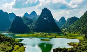 Toàn cảnh vẻ đẹp tuyệt trần tại Núi Mắt Thần