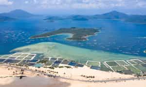 Vịnh Vân Phong là một eo biển xinh đẹp ở giữa huyện Ninh Hòa và Vạn Ninh