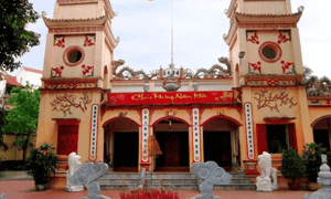 Chính diện của đền Kỳ Cùng