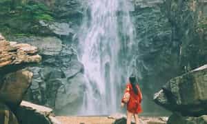 Thác Háng Tề Chơ là một địa điểm lý tưởng để bạn ngắm cảnh và chụp ảnh.
